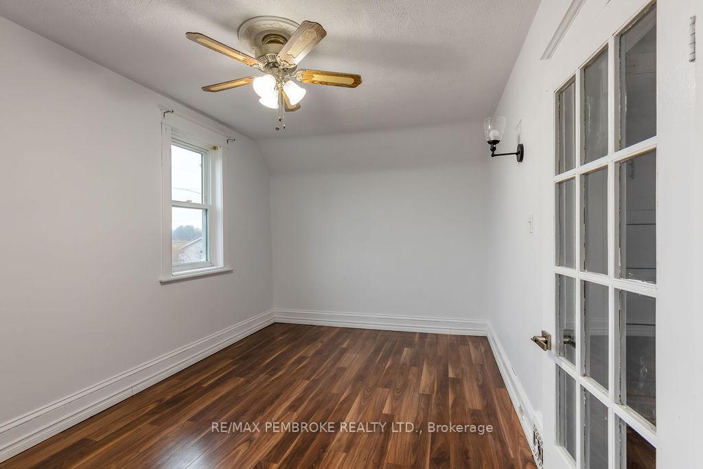 Photo 13 of 618 Elgin Street, Laurentian Valley — HOMEH