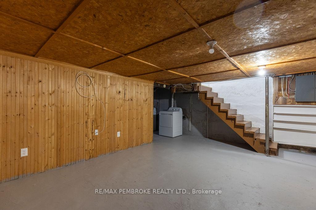 Photo 20 of 618 Elgin Street, Laurentian Valley — HOMEH