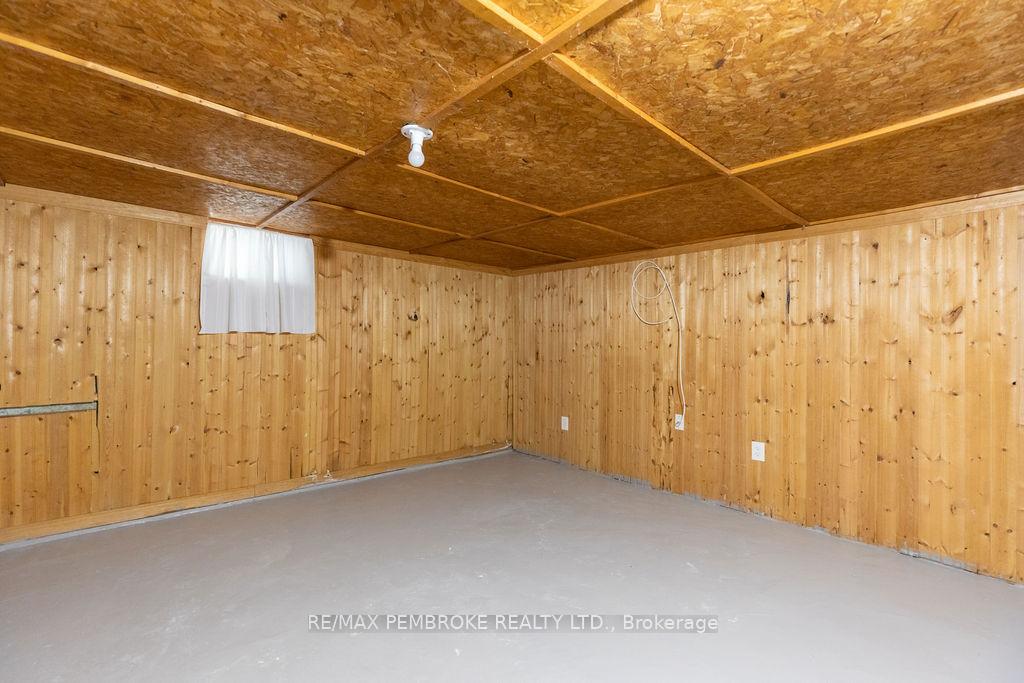 Photo 21 of 618 Elgin Street, Laurentian Valley — HOMEH