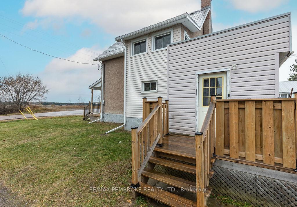 Photo 26 of 618 Elgin Street, Laurentian Valley — HOMEH