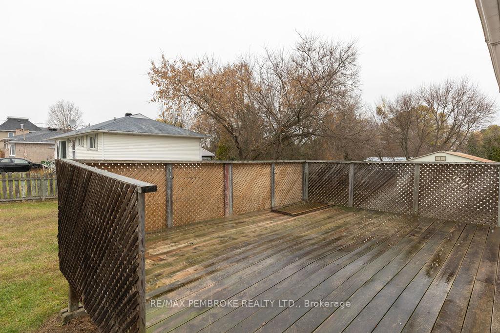 Photo 28 of 618 Elgin Street, Laurentian Valley — HOMEH