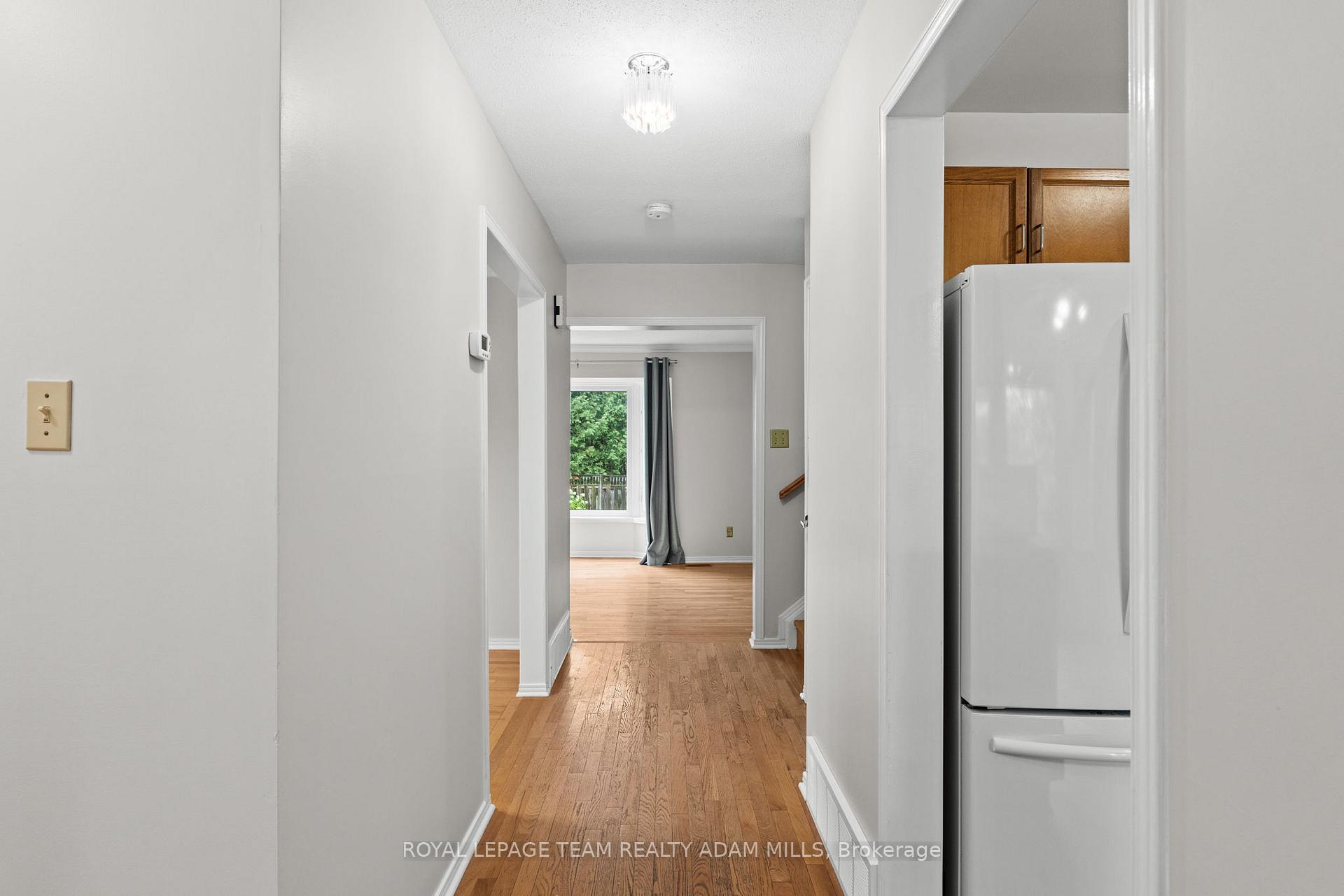 Photo 7 of 22 Fireside Crescent, Ottawa, Hunt Club Park/Greenboro — HOMEH