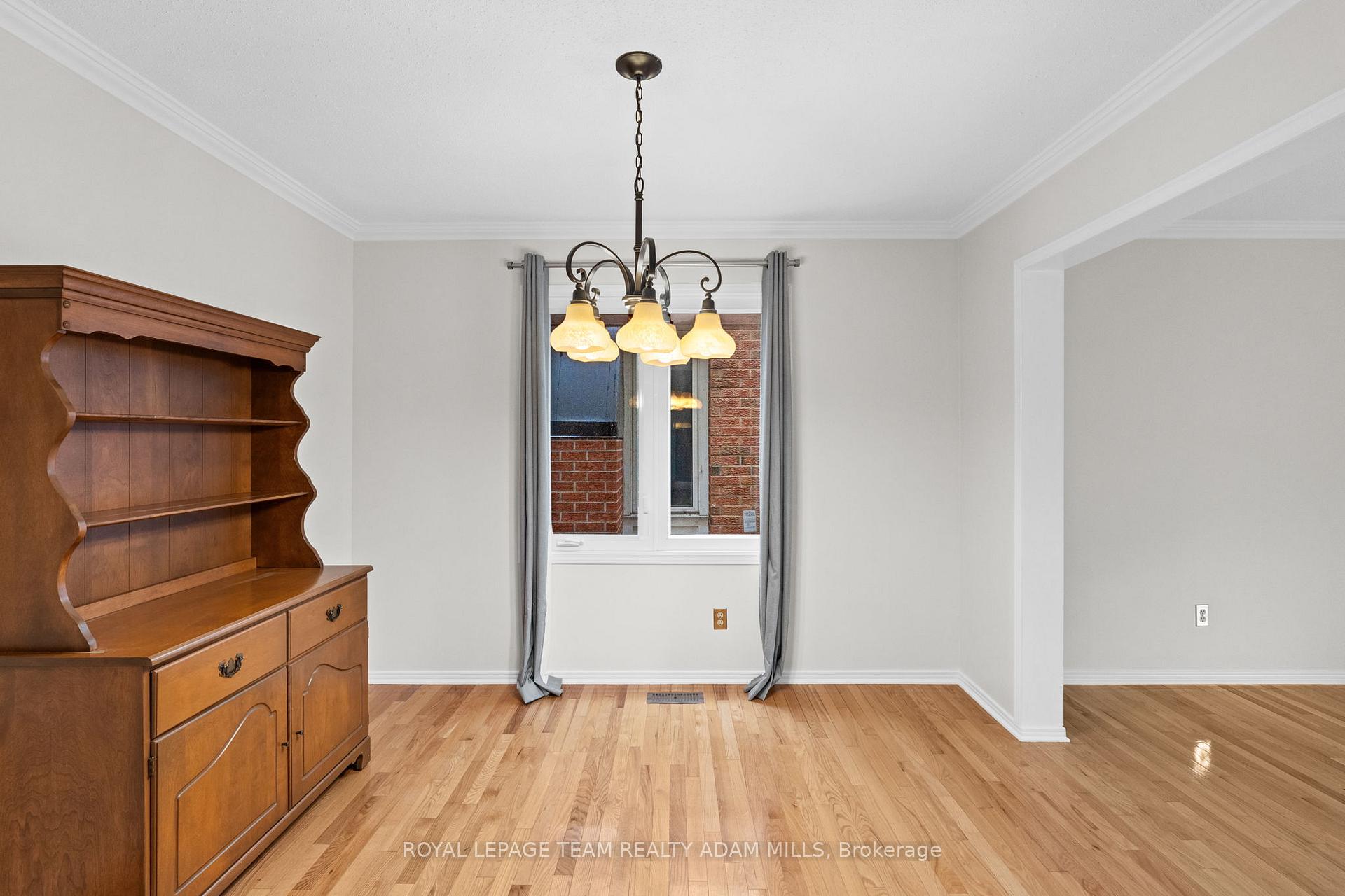Photo 13 of 22 Fireside Crescent, Ottawa, Hunt Club Park/Greenboro — HOMEH