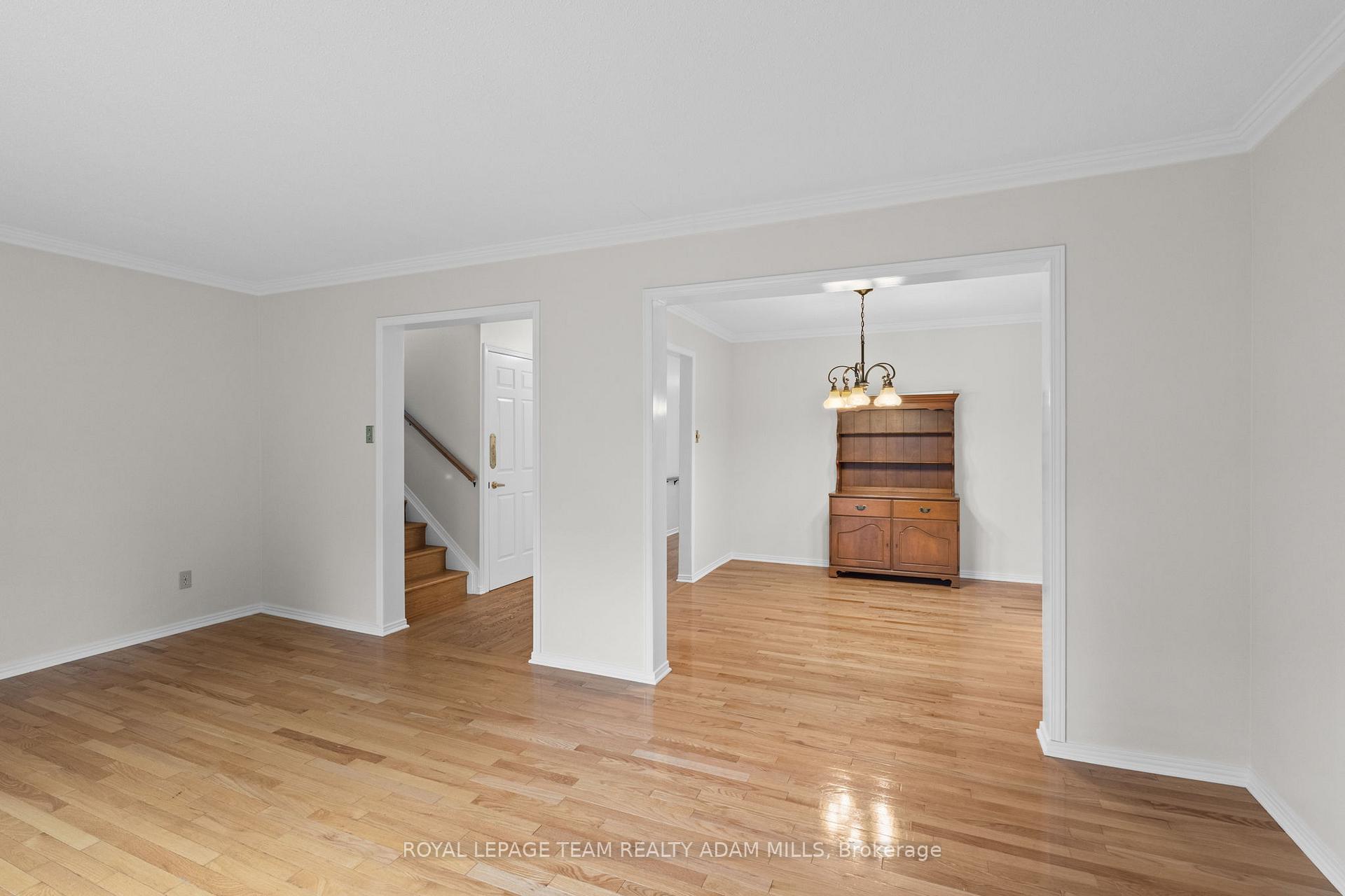 Photo 17 of 22 Fireside Crescent, Ottawa, Hunt Club Park/Greenboro — HOMEH
