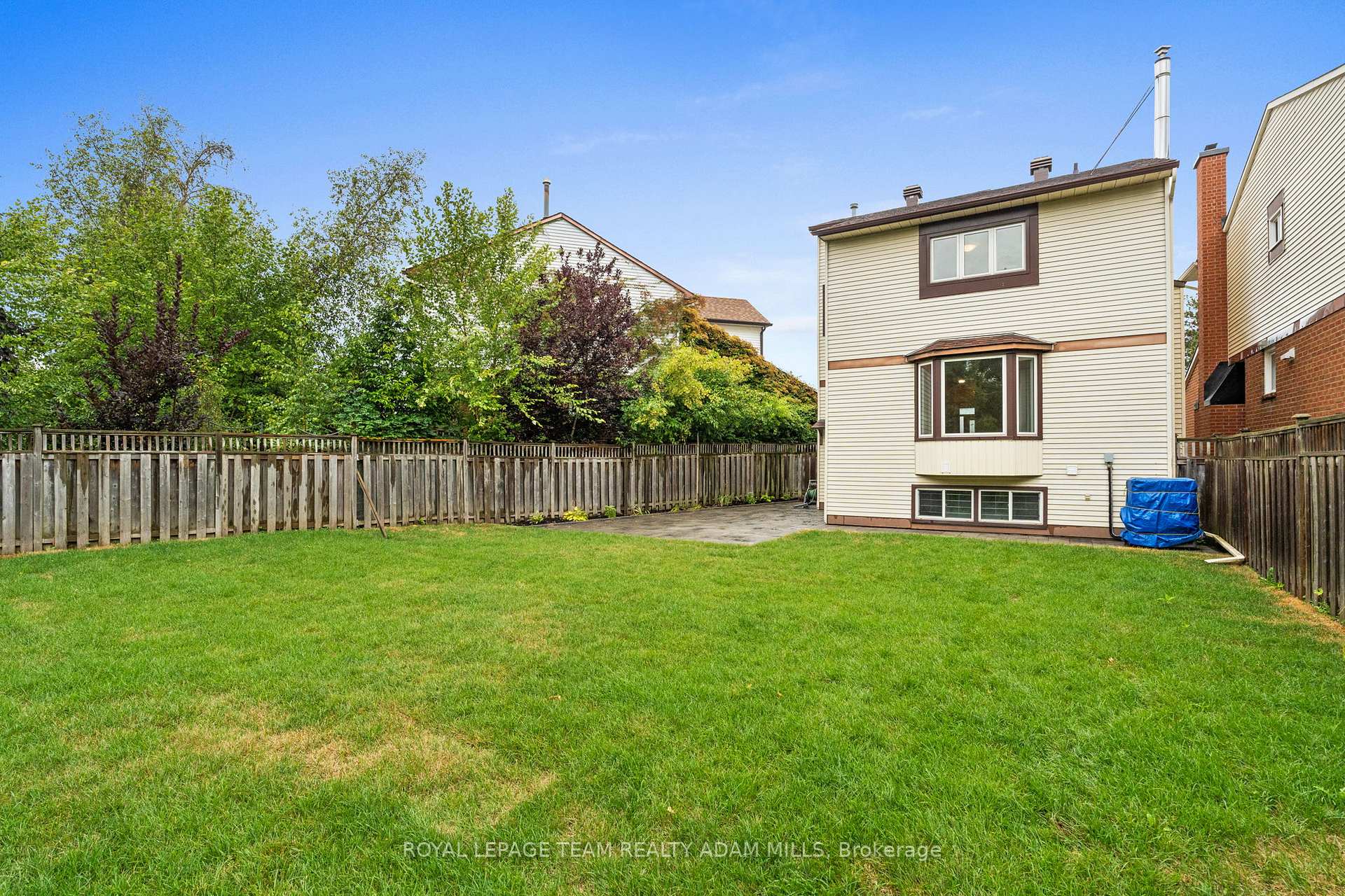 Photo 32 of 22 Fireside Crescent, Ottawa, Hunt Club Park/Greenboro — HOMEH