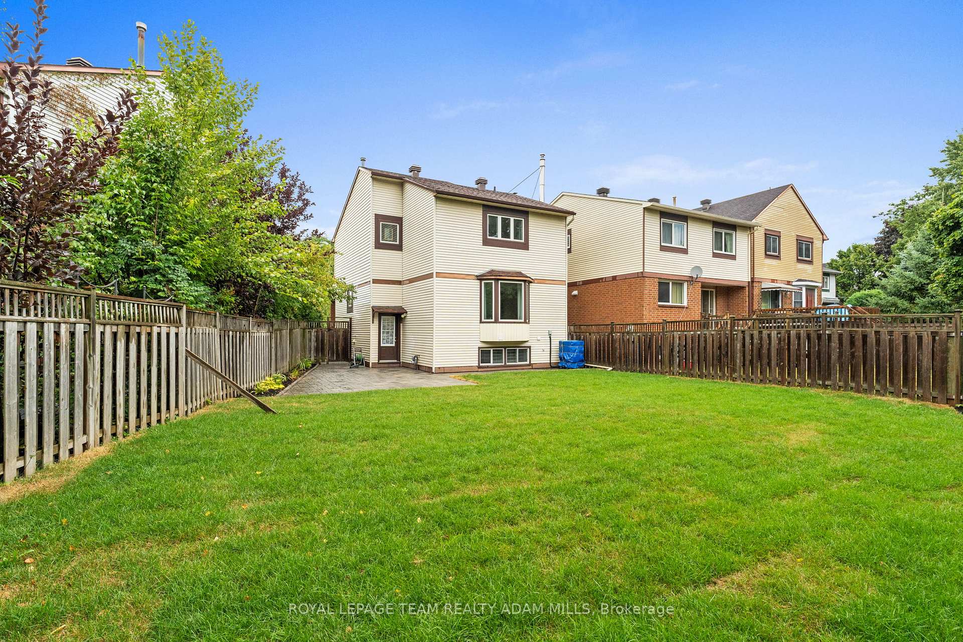 Photo 34 of 22 Fireside Crescent, Ottawa, Hunt Club Park/Greenboro — HOMEH