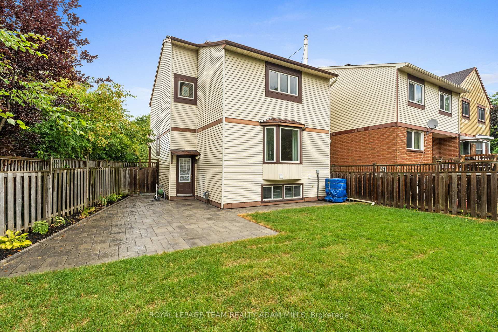 Photo 36 of 22 Fireside Crescent, Ottawa, Hunt Club Park/Greenboro — HOMEH