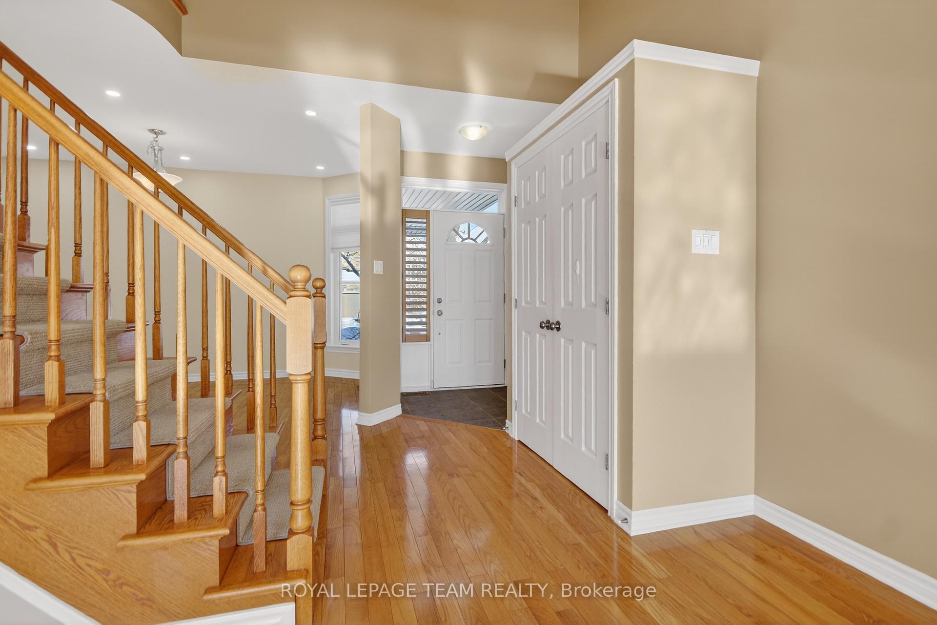 Photo 3 of 59 Polo Lane, Ottawa, Kanata - Emerald Meadows/Trailwest — HOMEH