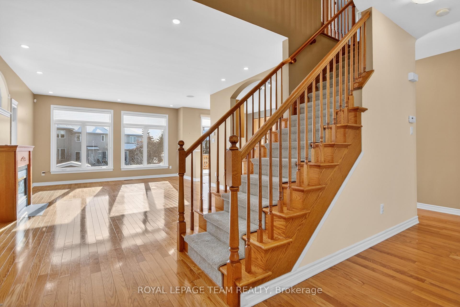 Photo 4 of 59 Polo Lane, Ottawa, Kanata - Emerald Meadows/Trailwest — HOMEH