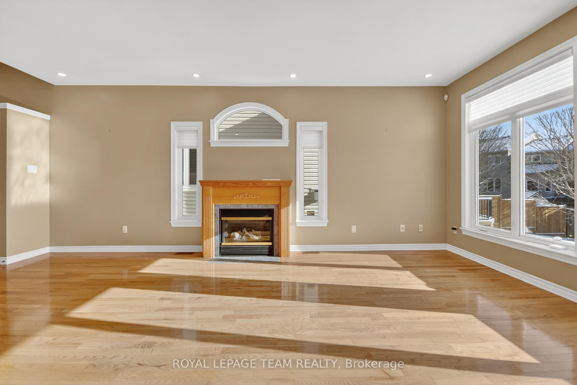 Photo 6 of 59 Polo Lane, Ottawa, Kanata - Emerald Meadows/Trailwest — HOMEH