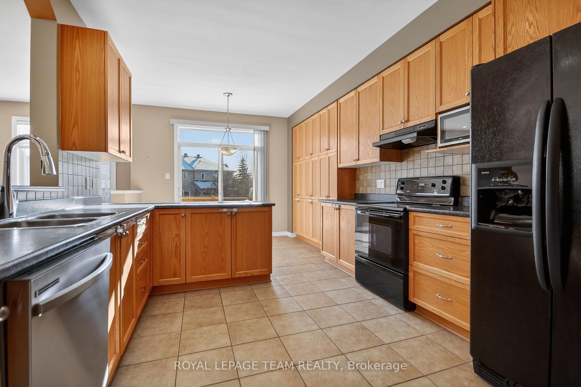 Photo 13 of 59 Polo Lane, Ottawa, Kanata - Emerald Meadows/Trailwest — HOMEH