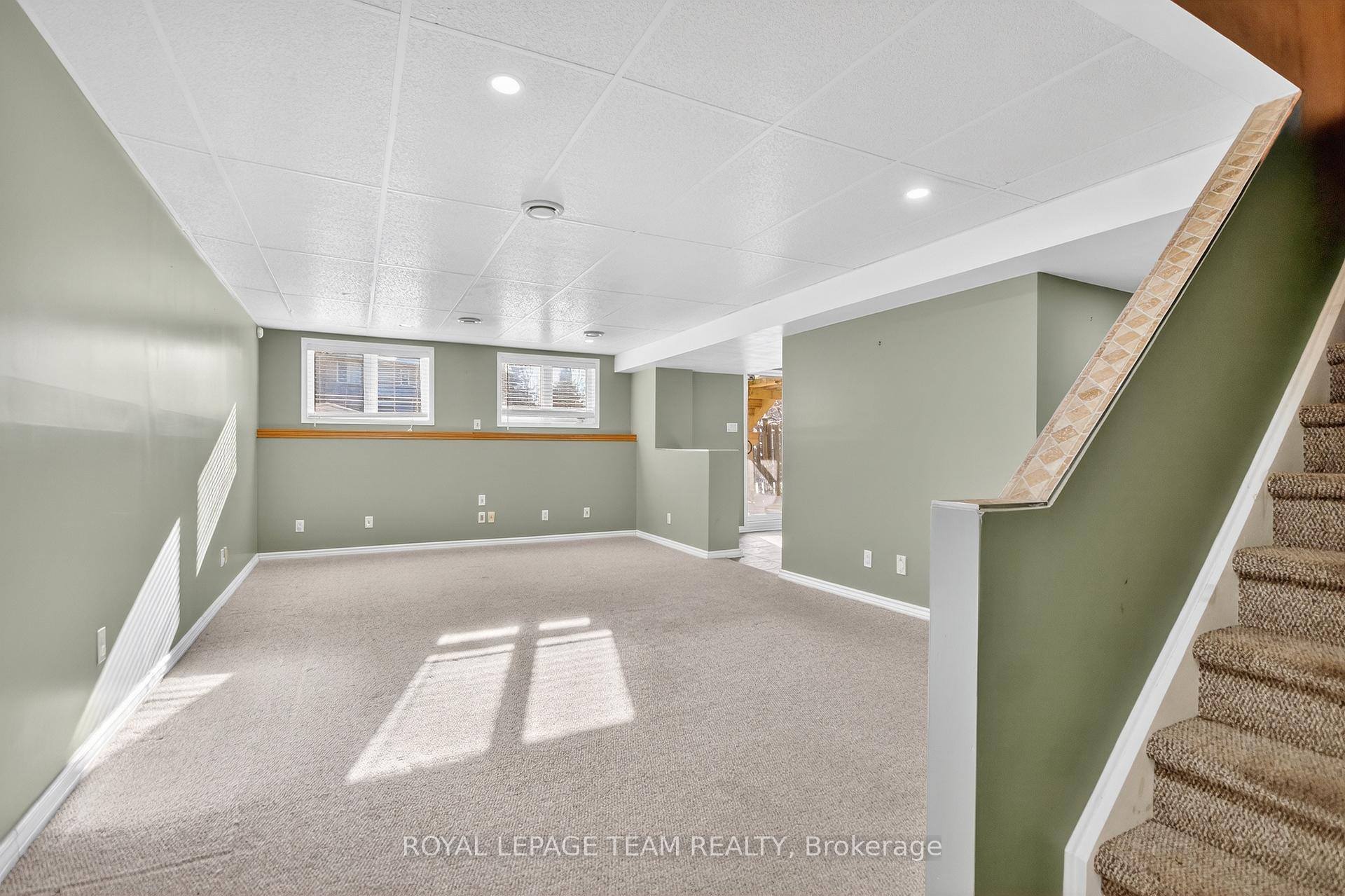 Photo 39 of 59 Polo Lane, Ottawa, Kanata - Emerald Meadows/Trailwest — HOMEH