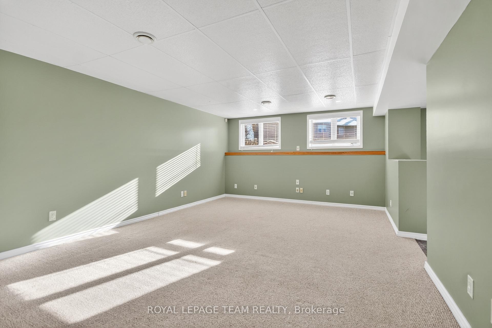 Photo 41 of 59 Polo Lane, Ottawa, Kanata - Emerald Meadows/Trailwest — HOMEH