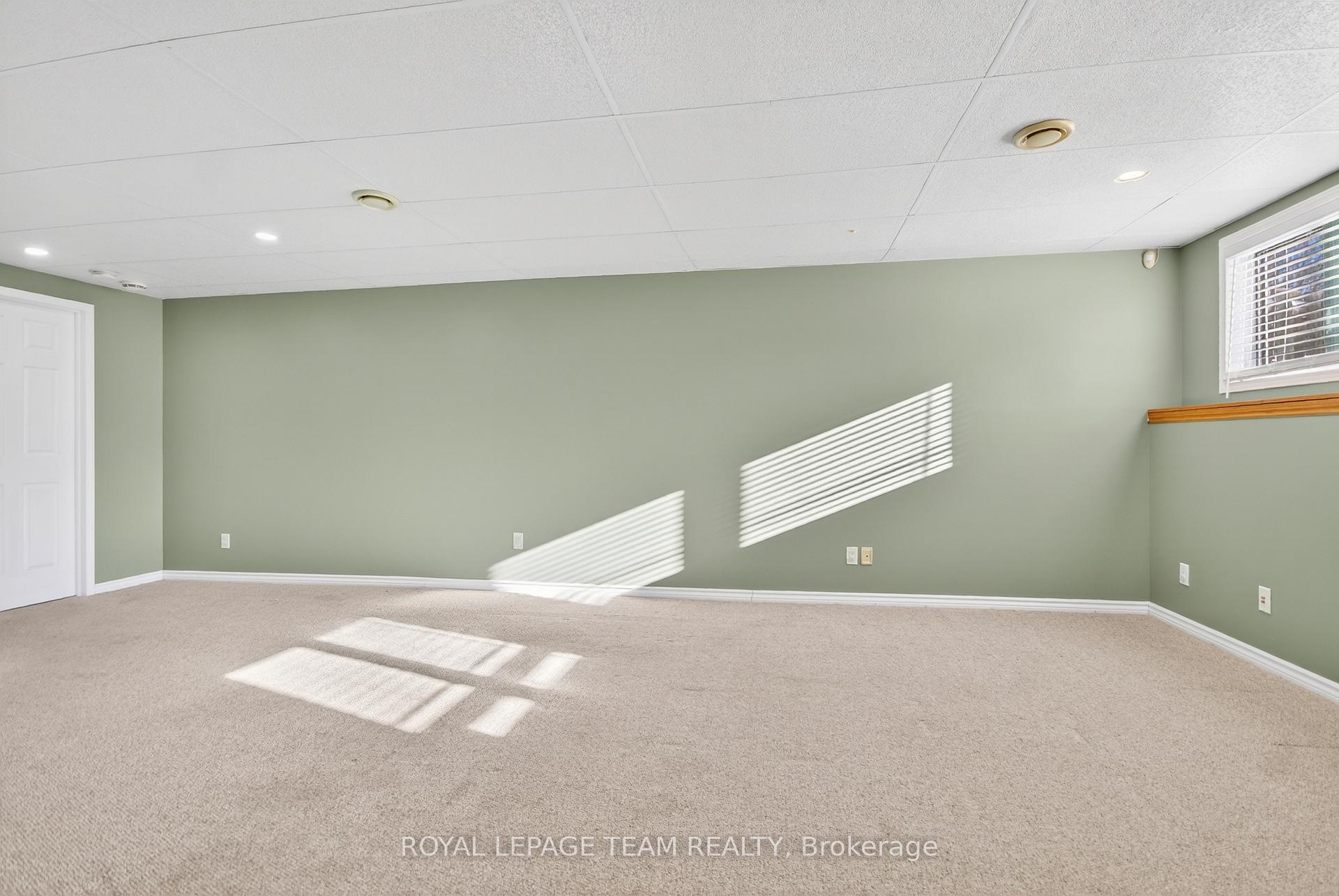 Photo 42 of 59 Polo Lane, Ottawa, Kanata - Emerald Meadows/Trailwest — HOMEH