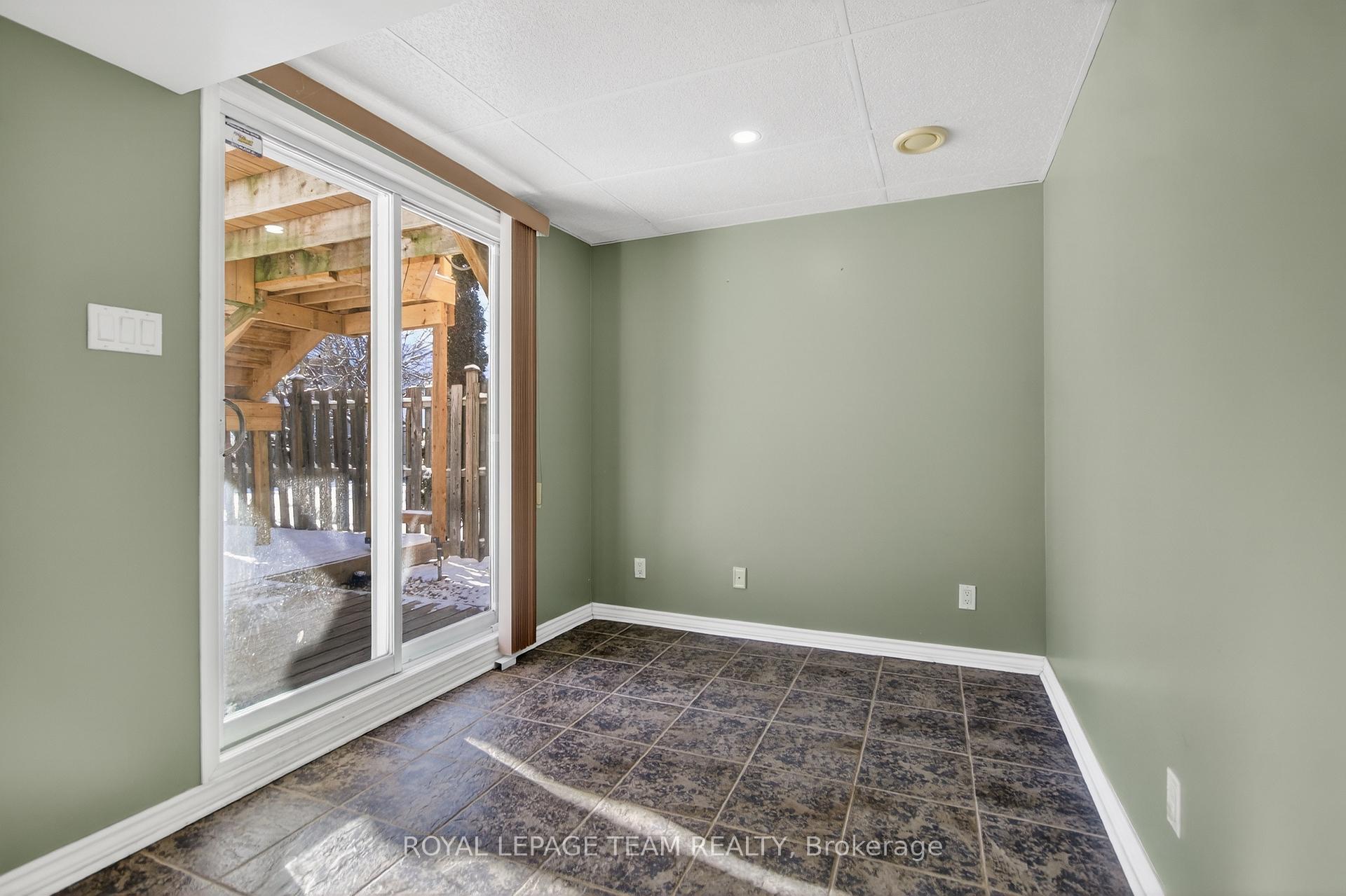 Photo 45 of 59 Polo Lane, Ottawa, Kanata - Emerald Meadows/Trailwest — HOMEH