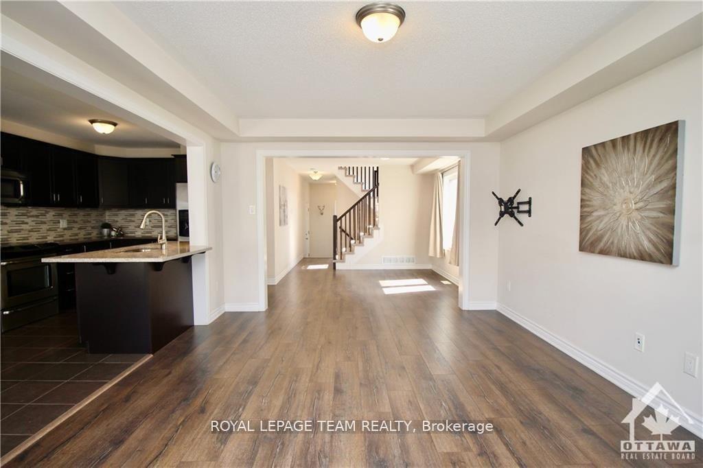Photo 10 of 507 Foxlight Circle, Ottawa, Kanata - Emerald Meadows/Trailwest — HOMEH