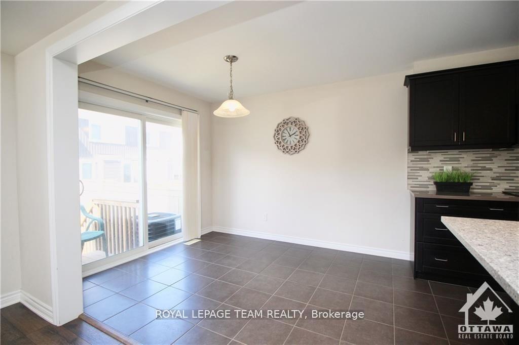 Photo 11 of 507 Foxlight Circle, Ottawa, Kanata - Emerald Meadows/Trailwest — HOMEH