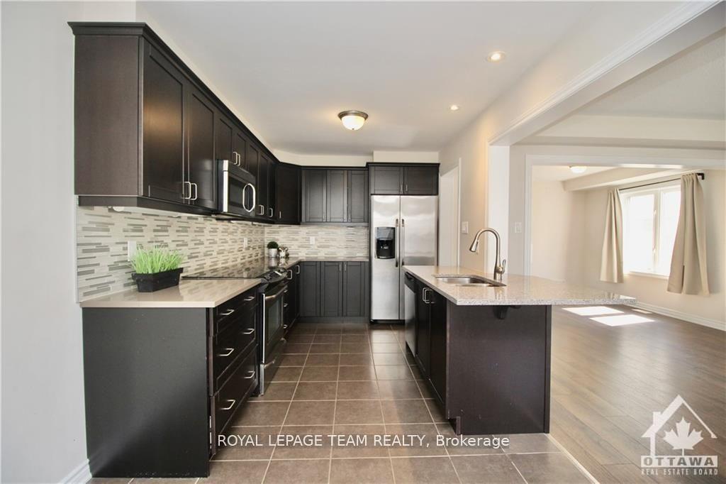 Photo 13 of 507 Foxlight Circle, Ottawa, Kanata - Emerald Meadows/Trailwest — HOMEH