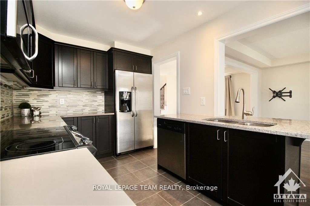 Photo 14 of 507 Foxlight Circle, Ottawa, Kanata - Emerald Meadows/Trailwest — HOMEH