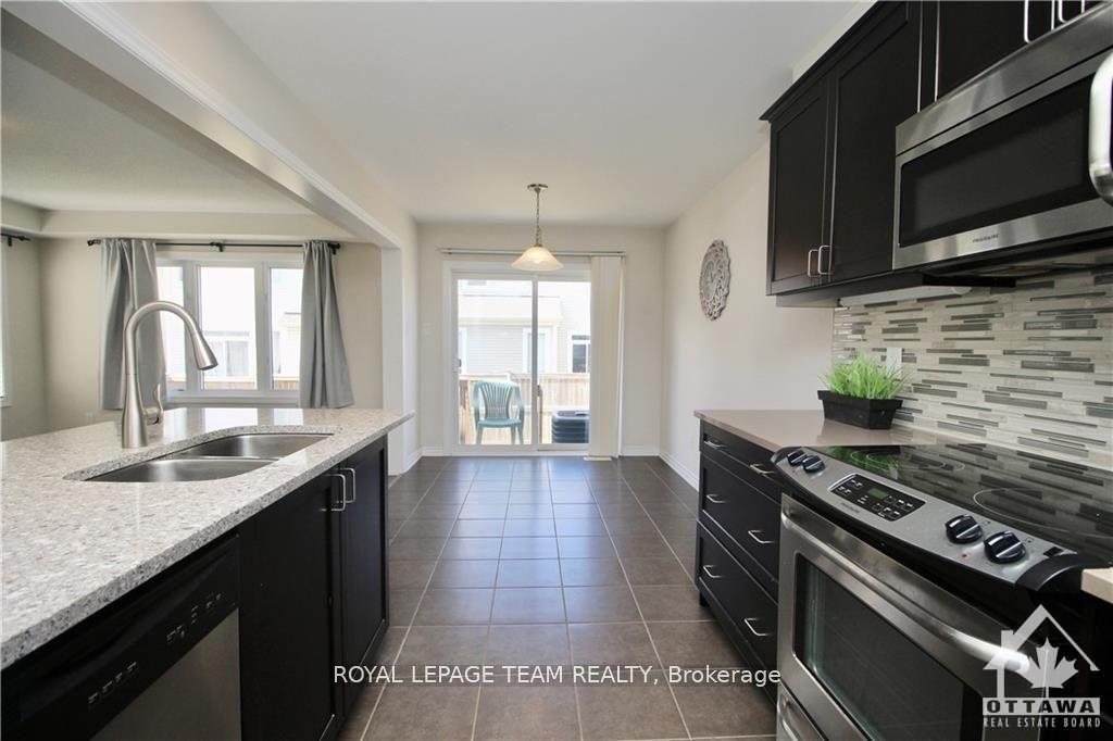 Photo 15 of 507 Foxlight Circle, Ottawa, Kanata - Emerald Meadows/Trailwest — HOMEH
