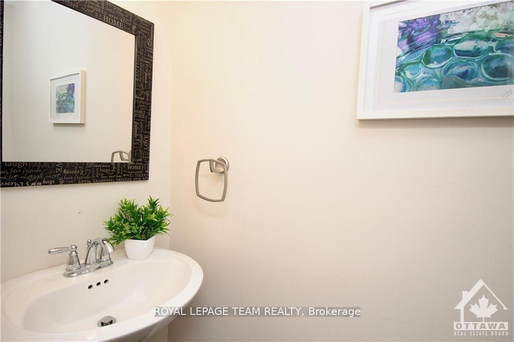 Photo 16 of 507 Foxlight Circle, Ottawa, Kanata - Emerald Meadows/Trailwest — HOMEH