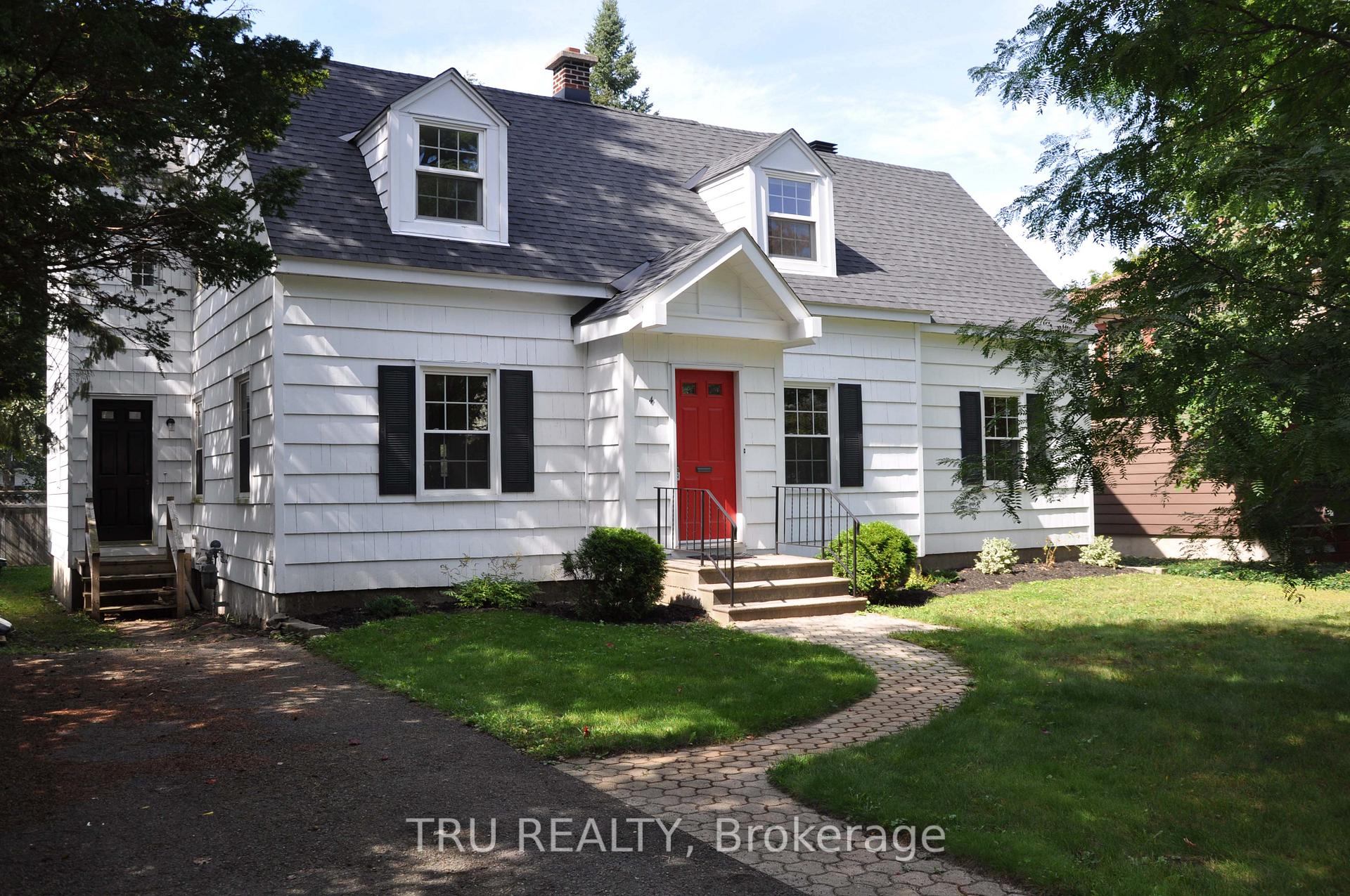 Photo 1 of 4 Braemar Street, Ottawa, Manor Park — HOMEH