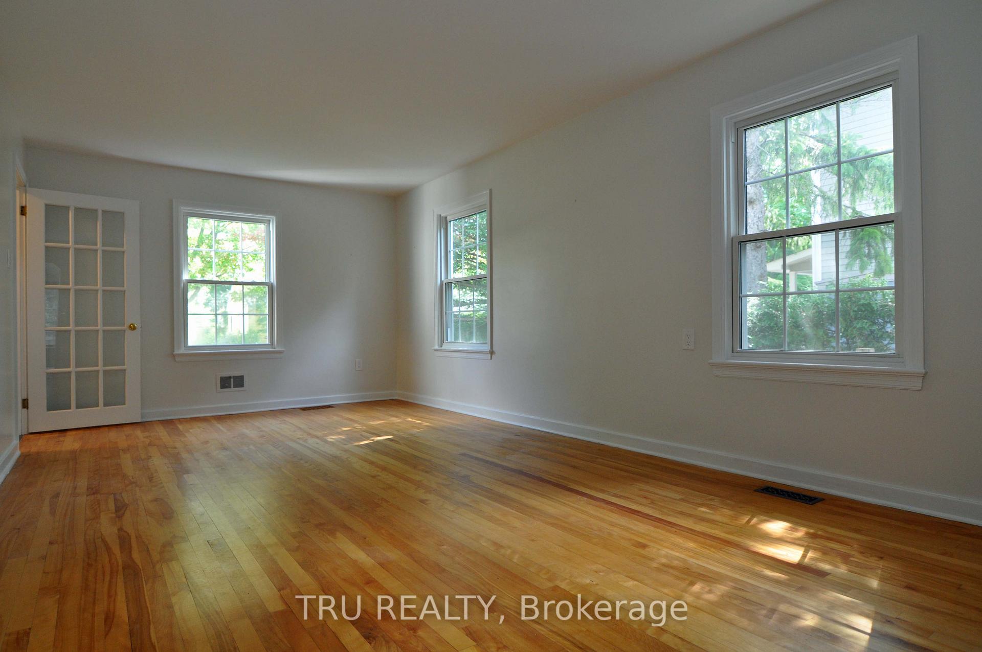 Photo 4 of 4 Braemar Street, Ottawa, Manor Park — HOMEH