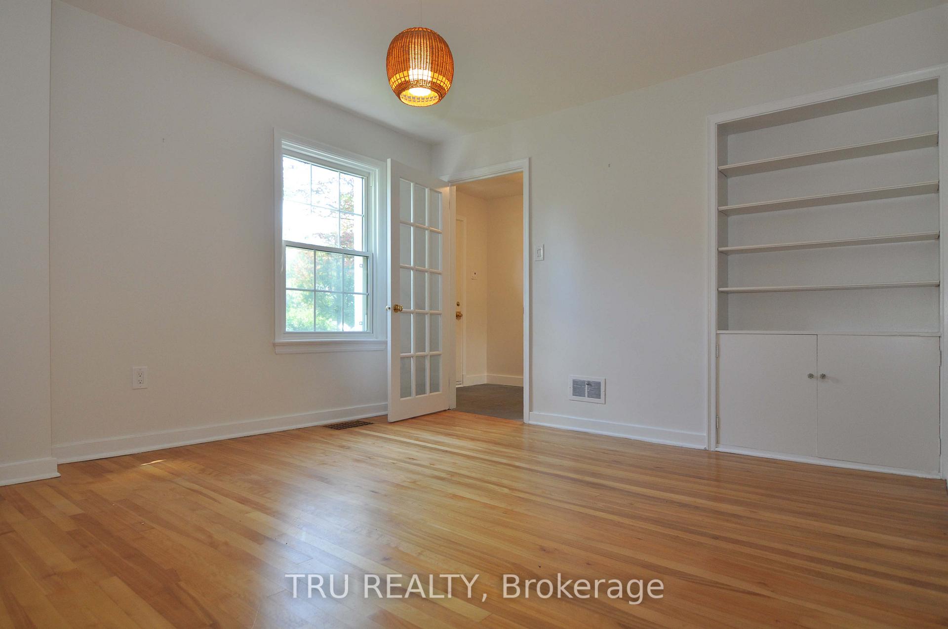 Photo 6 of 4 Braemar Street, Ottawa, Manor Park — HOMEH