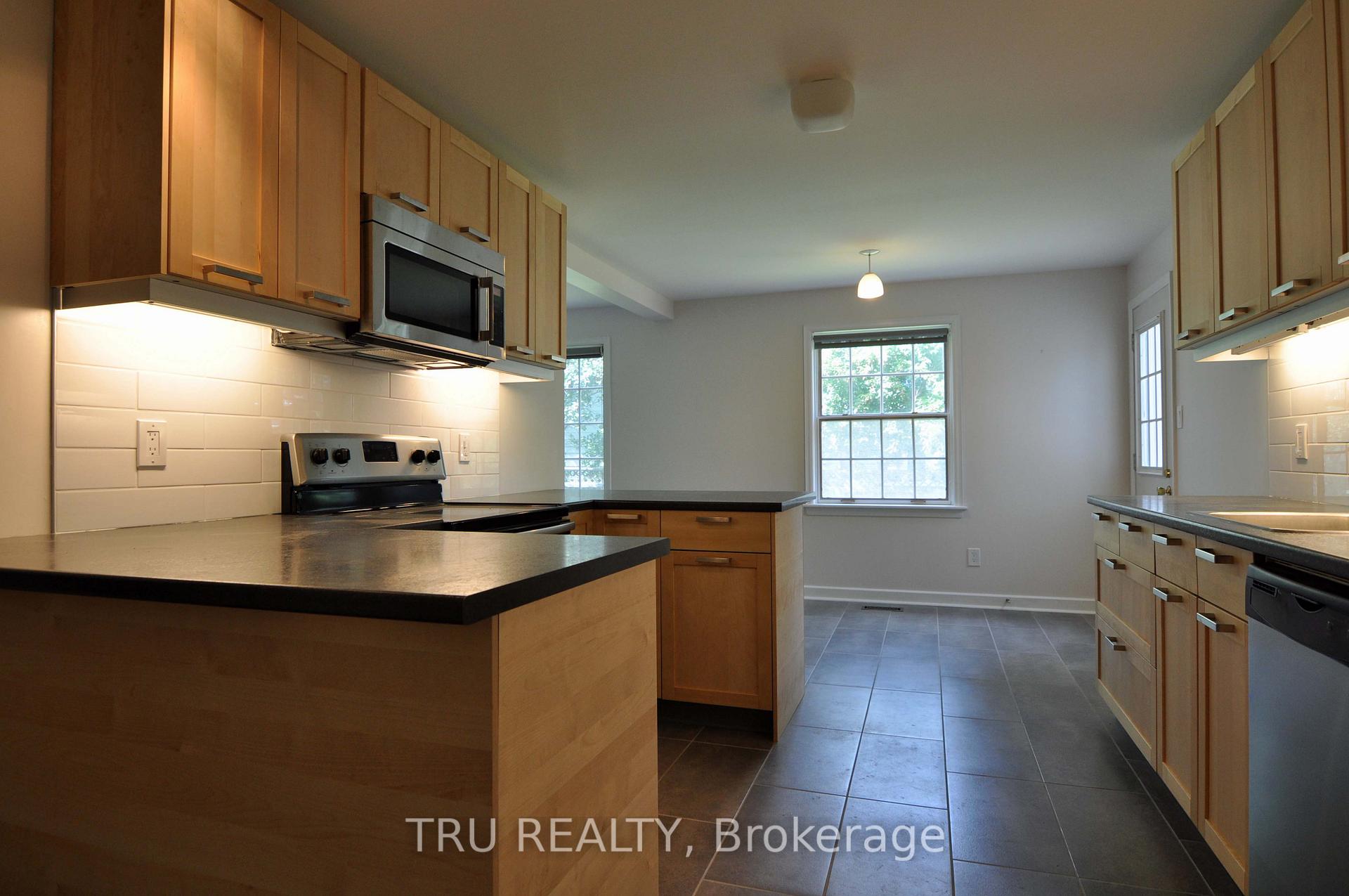 Photo 7 of 4 Braemar Street, Ottawa, Manor Park — HOMEH