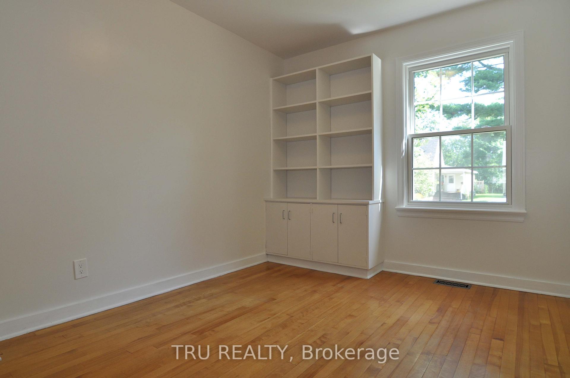 Photo 12 of 4 Braemar Street, Ottawa, Manor Park — HOMEH