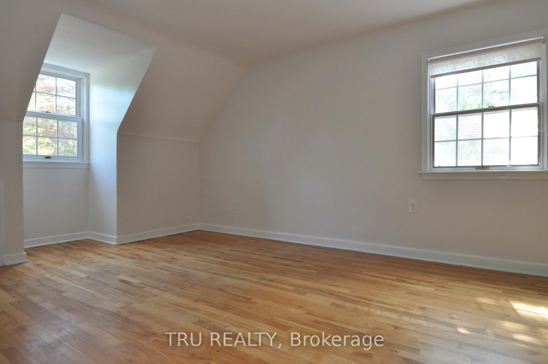 Photo 16 of 4 Braemar Street, Ottawa, Manor Park — HOMEH