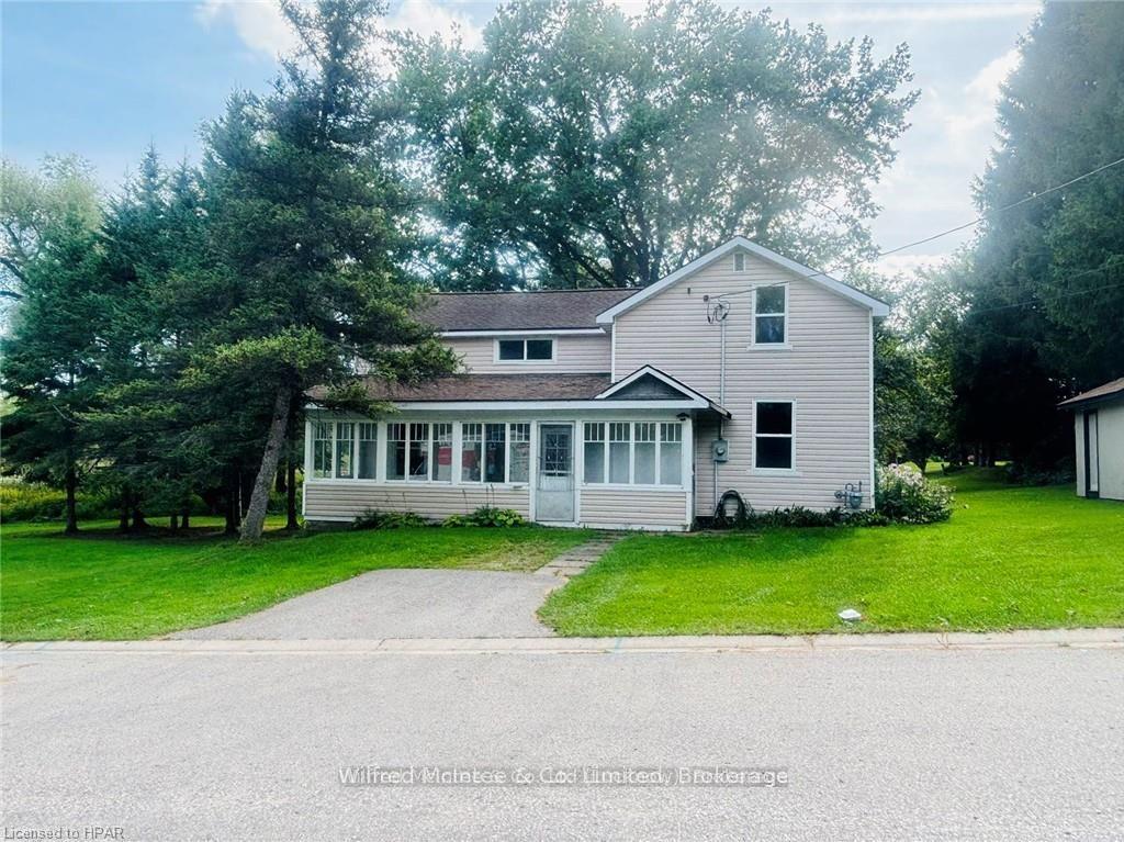 Front of 476 Hamilton Street