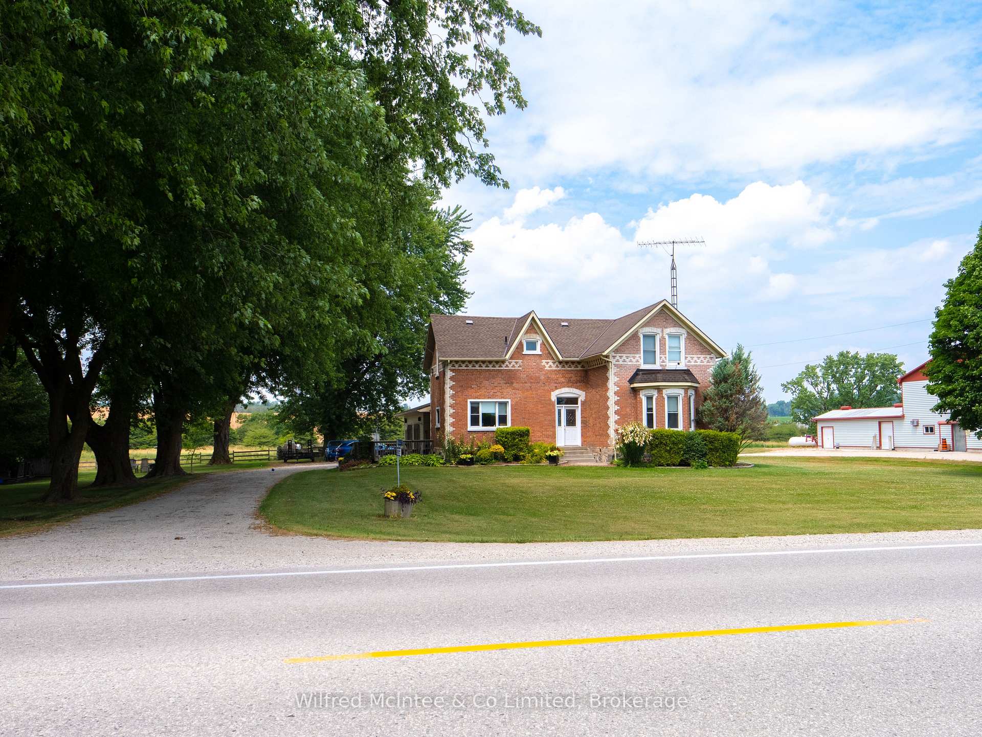 Photo 2 of 44470 Harriston Road W, Howick — HOMEH