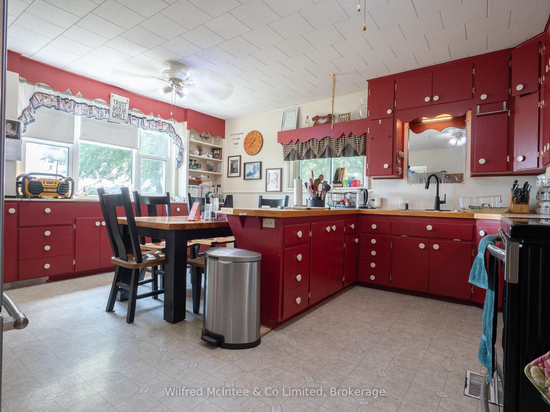 Photo 10 of 44470 Harriston Road W, Howick — HOMEH