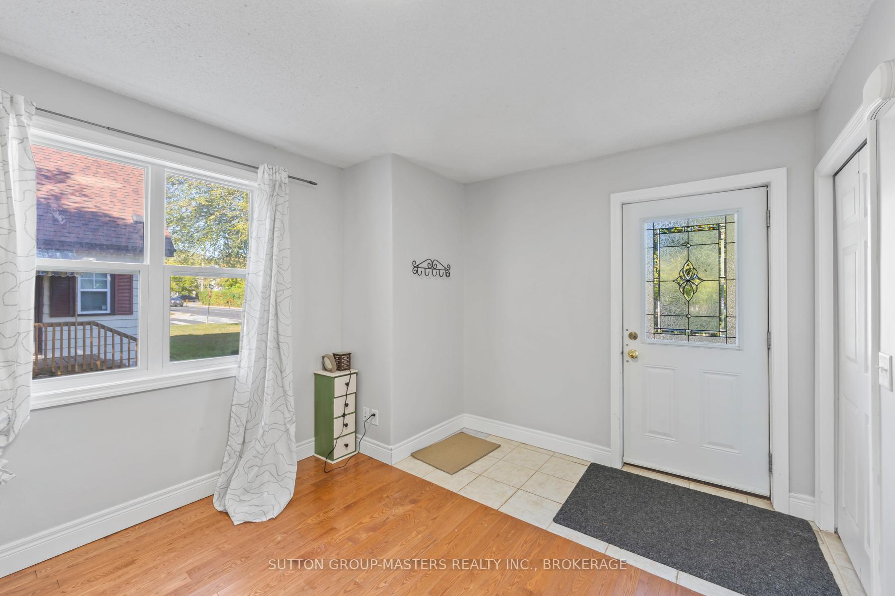 Photo 9 of 720 Brock Street, Kingston, Central City East — HOMEH