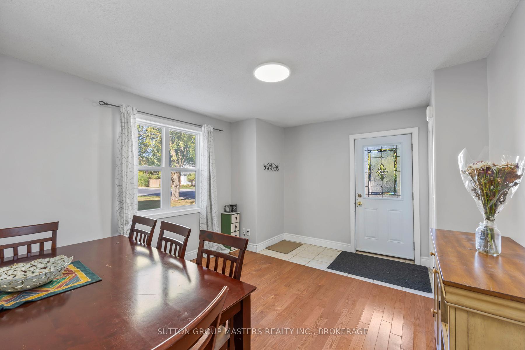 Photo 11 of 720 Brock Street, Kingston, Central City East — HOMEH