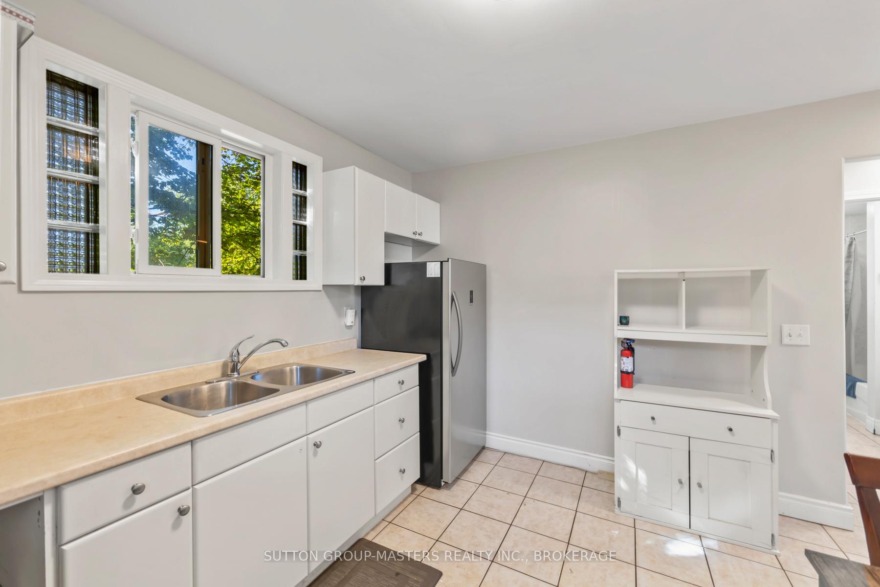 Photo 15 of 720 Brock Street, Kingston, Central City East — HOMEH
