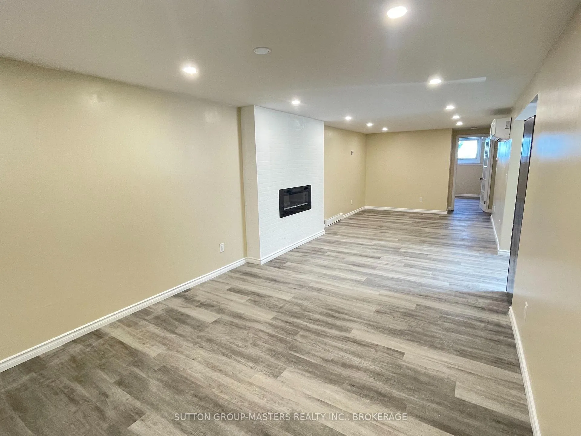Photo 2 of Unit 2, 248 McLellan Court, Kingston, East Gardiners Rd — HOMEH