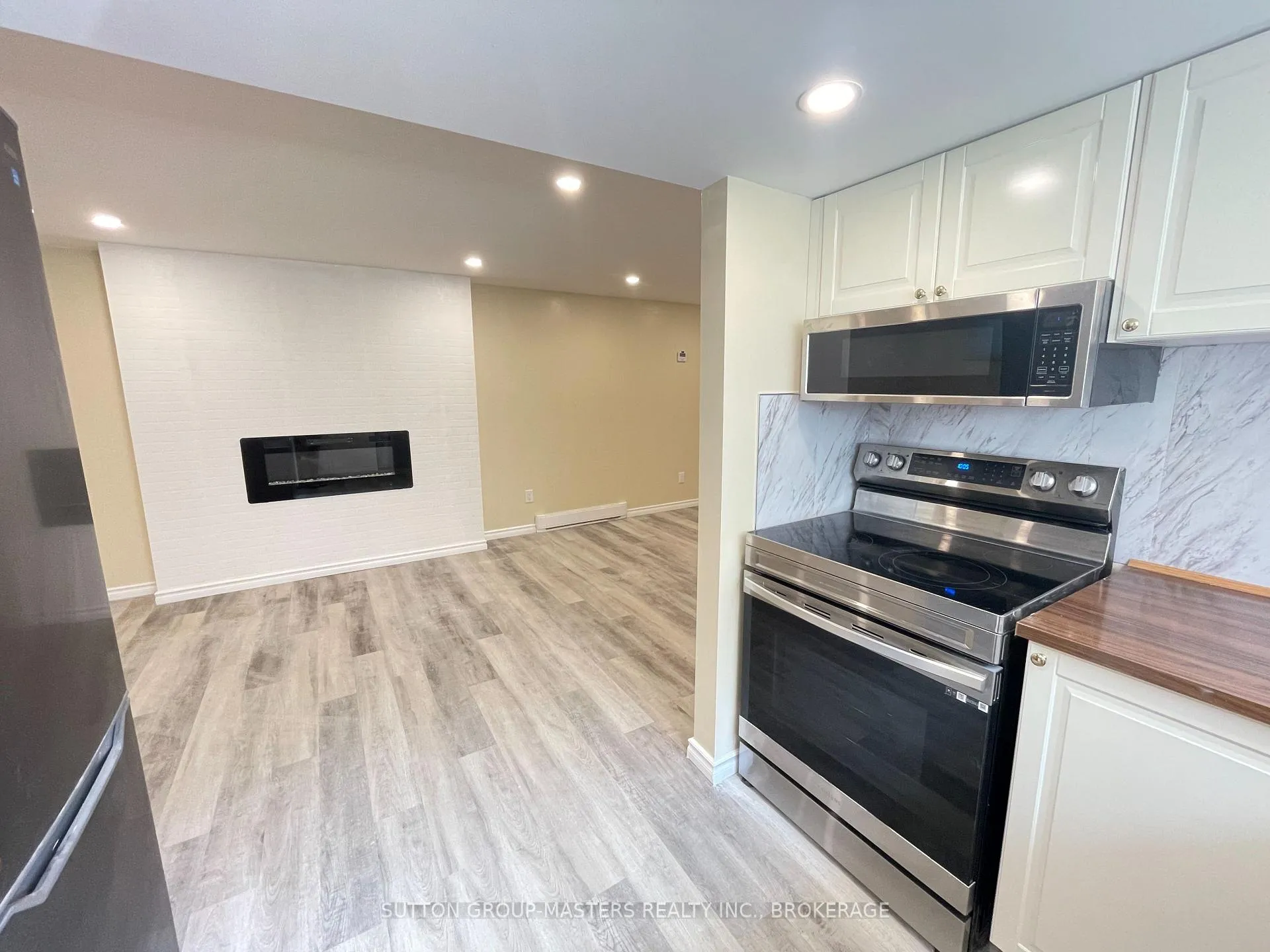 Photo 3 of Unit 2, 248 McLellan Court, Kingston, East Gardiners Rd — HOMEH
