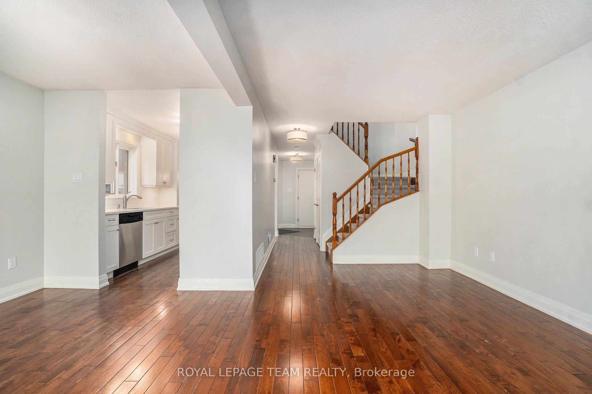 Photo 12 of 40 Southport Drive, Ottawa, Hunt Club Park/Greenboro — HOMEH