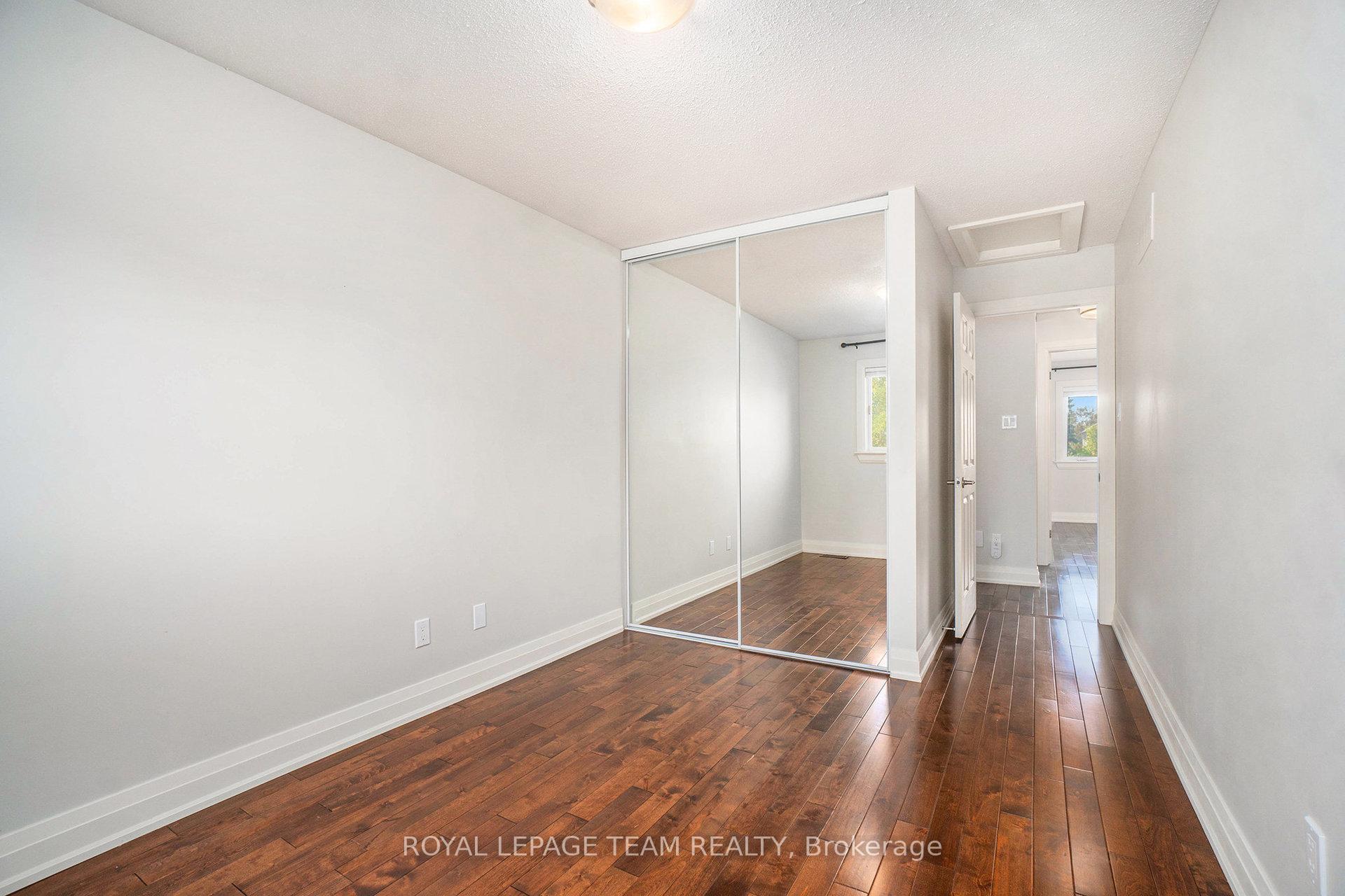 Photo 20 of 40 Southport Drive, Ottawa, Hunt Club Park/Greenboro — HOMEH