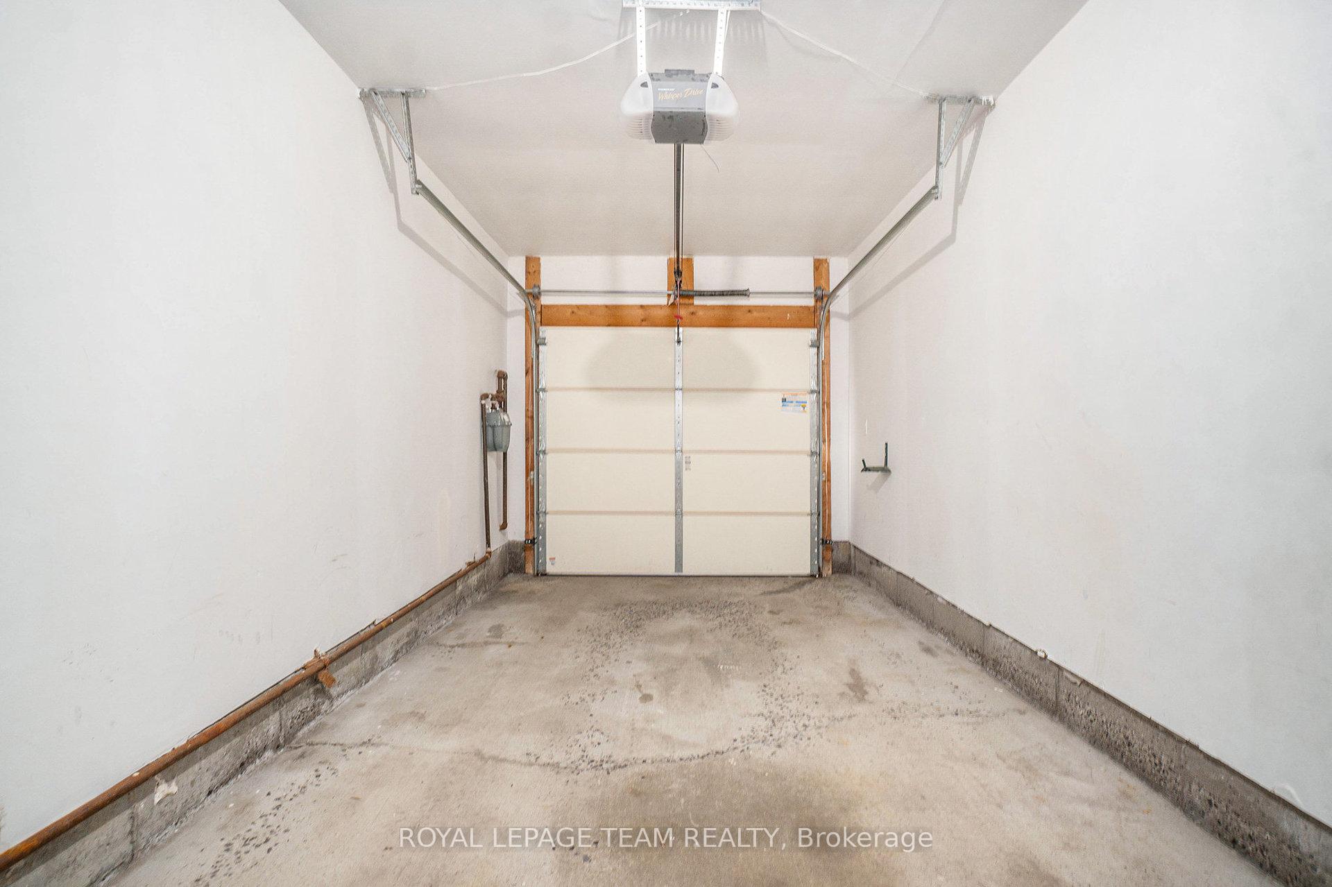 Photo 27 of 40 Southport Drive, Ottawa, Hunt Club Park/Greenboro — HOMEH