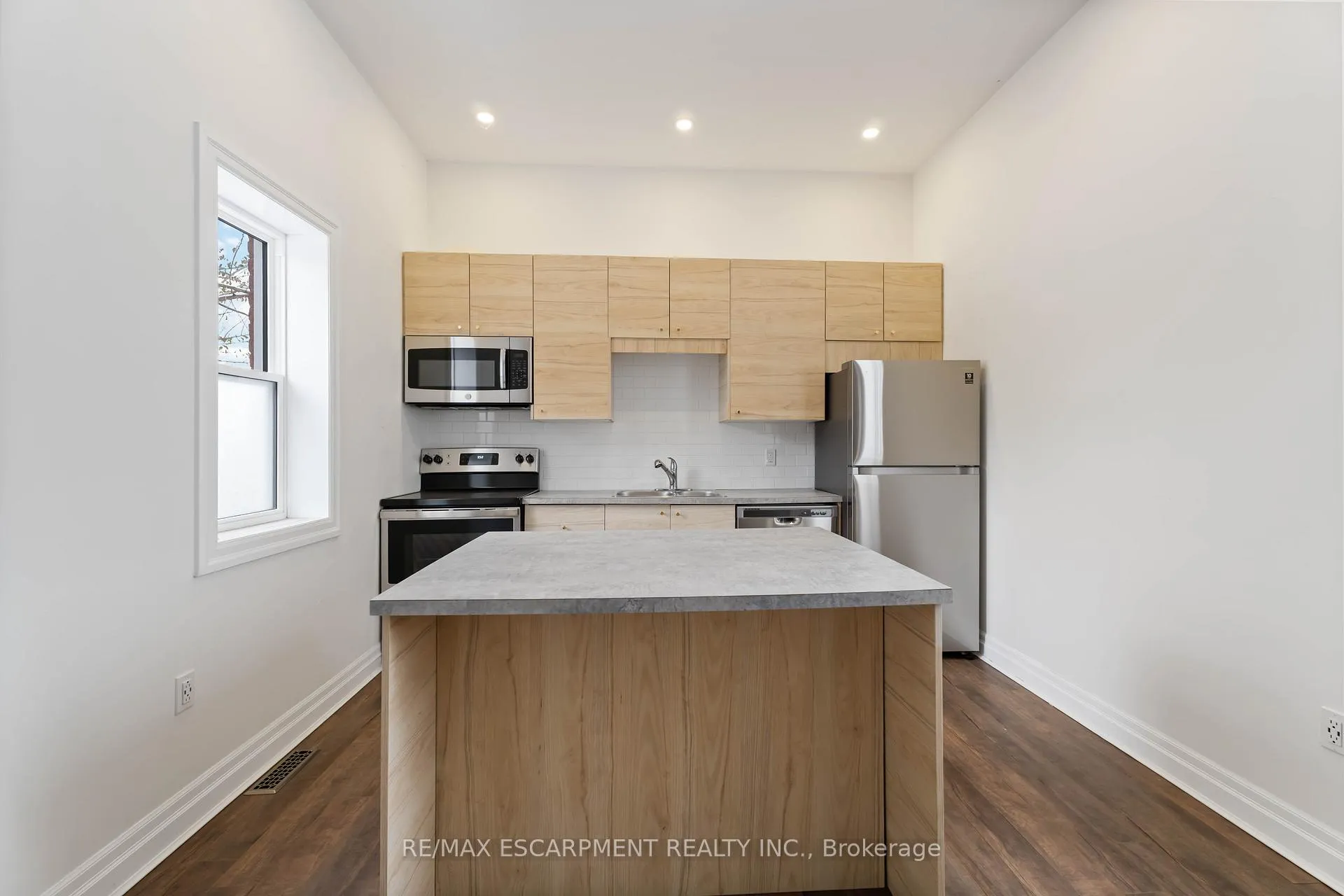 Photo 5 of 16 Murray Street W, Hamilton, Central — HOMEH