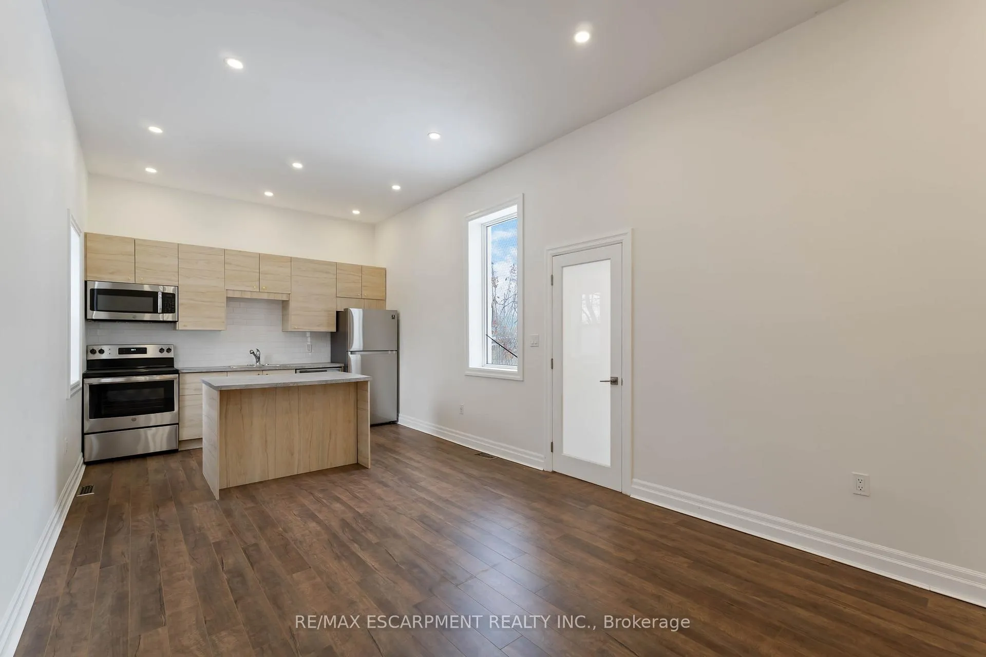 Photo 6 of 16 Murray Street W, Hamilton, Central — HOMEH