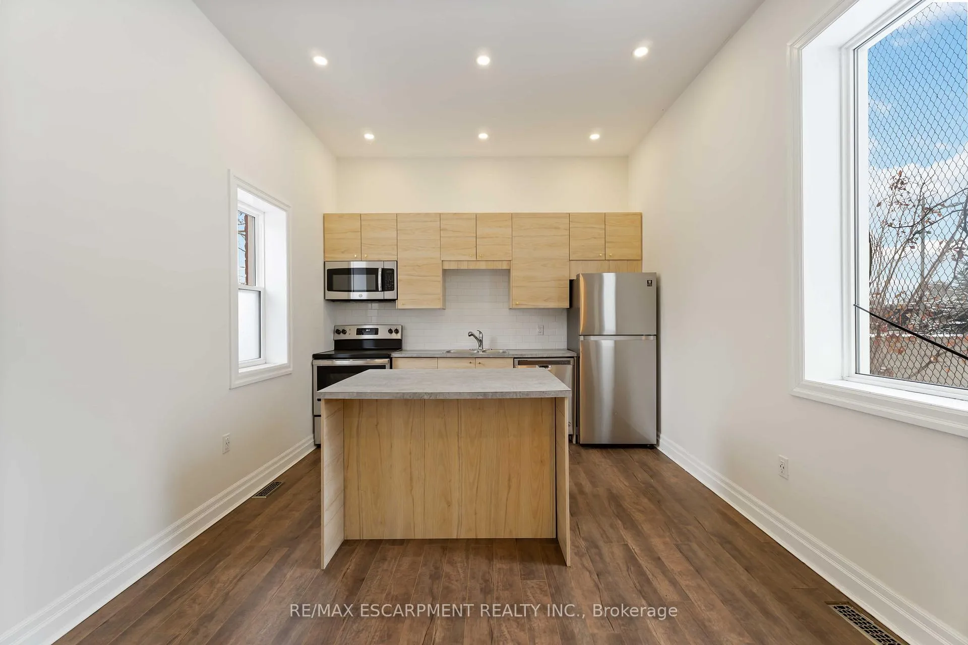 Photo 7 of 16 Murray Street W, Hamilton, Central — HOMEH
