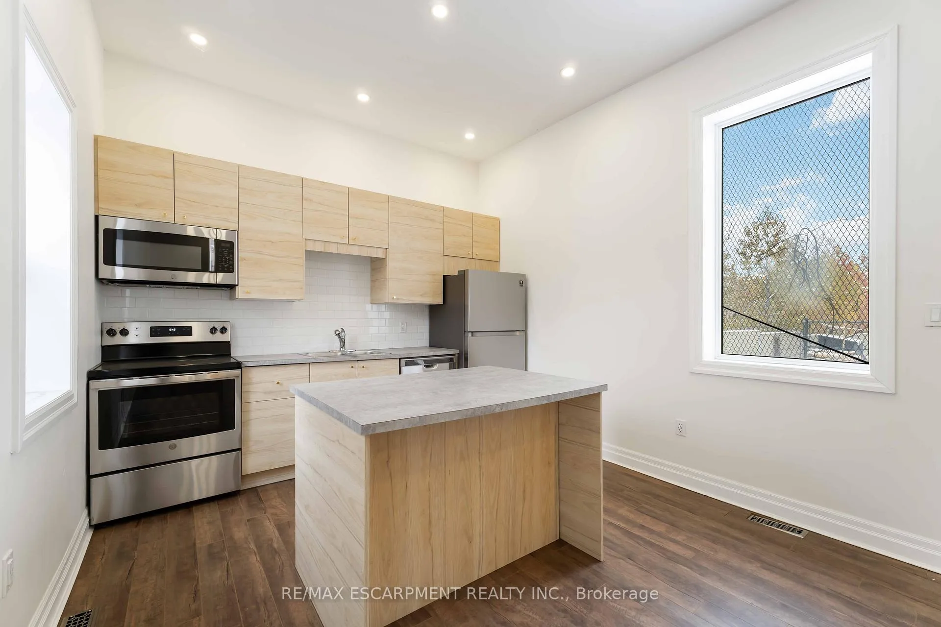 Photo 9 of 16 Murray Street W, Hamilton, Central — HOMEH