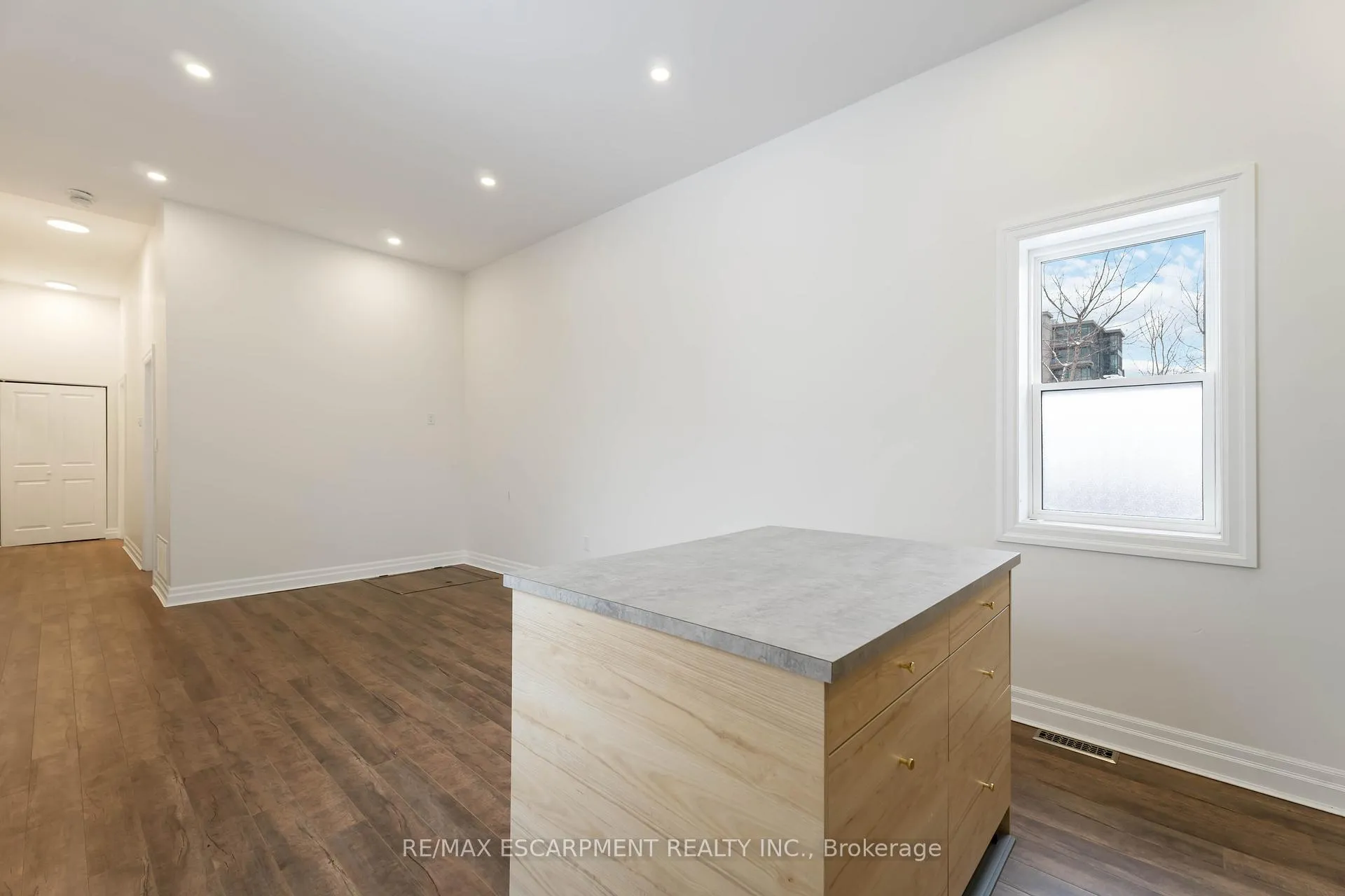Photo 10 of 16 Murray Street W, Hamilton, Central — HOMEH