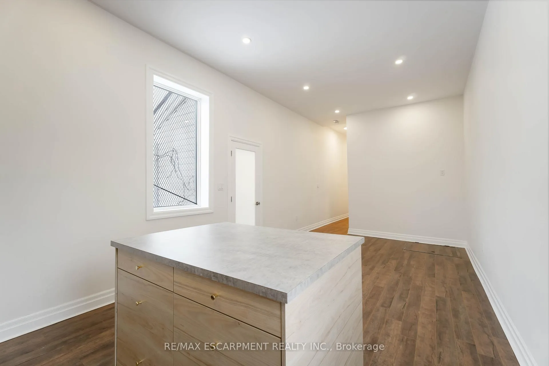 Photo 11 of 16 Murray Street W, Hamilton, Central — HOMEH