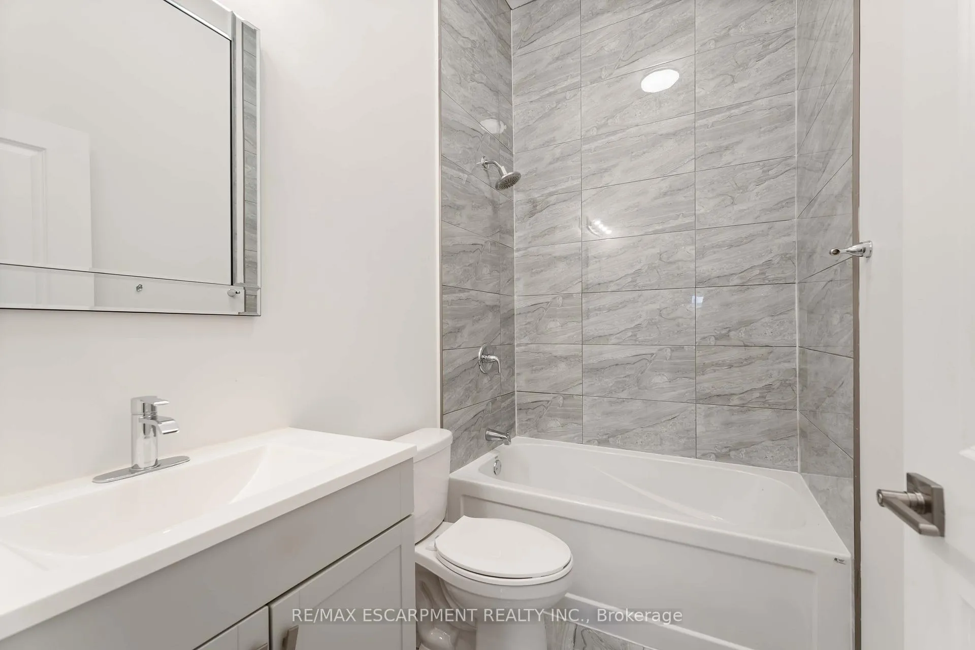 Photo 15 of 16 Murray Street W, Hamilton, Central — HOMEH