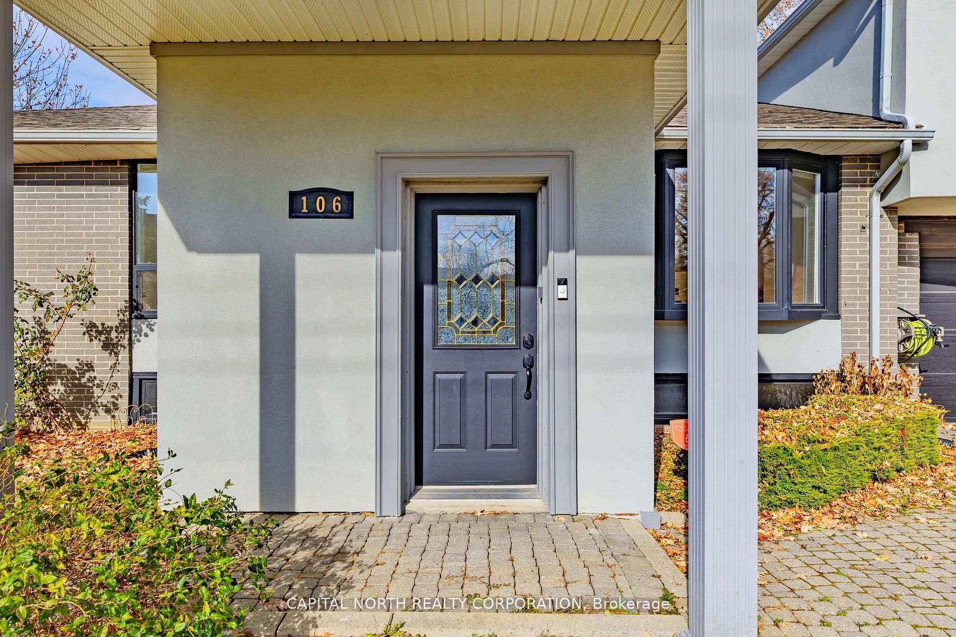 Photo 2 of 106 Clearview Heights, King, King City — HOMEH